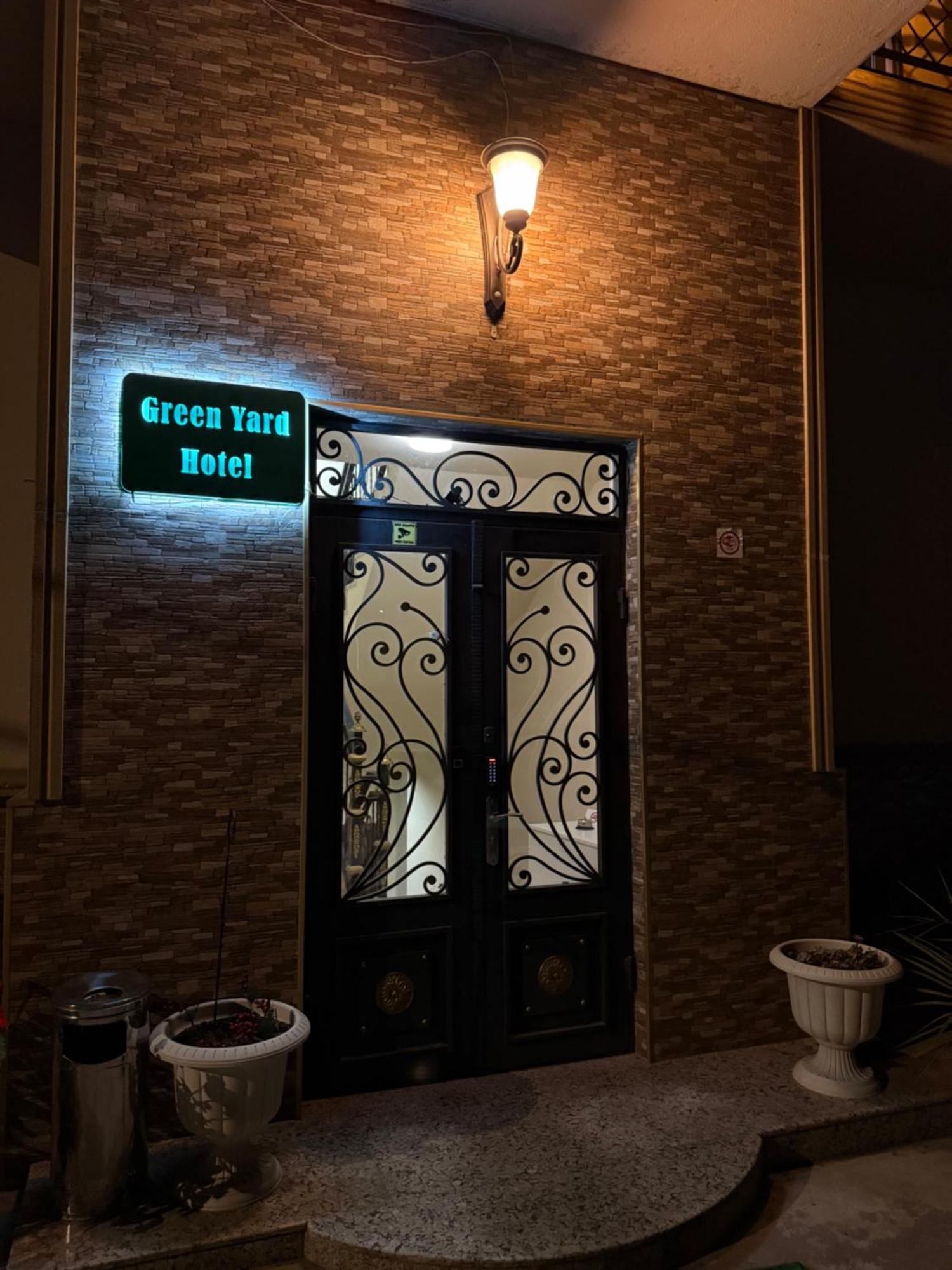 Green Yard Hotel Batumi Exterior photo